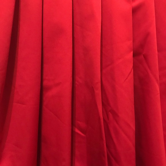 Ann Taylor Red Pleated Skirt Size 0P - Picture 4 of 7